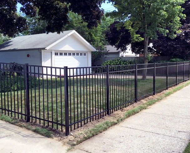 Black aluminum fence (3-rail, flat top)